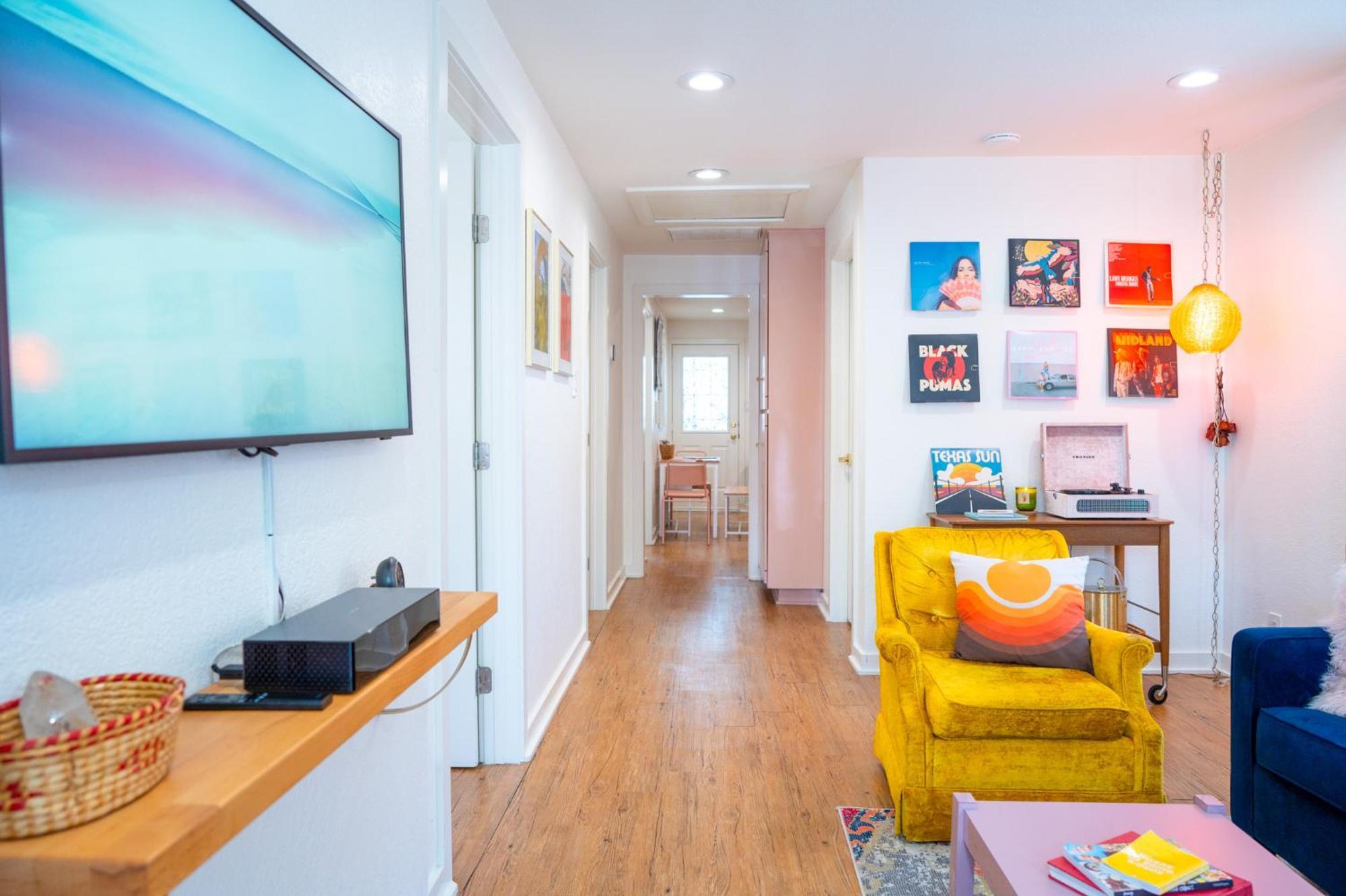 Stylish, Artsy Bungalow Central Eastside ออสติน ภายนอก รูปภาพ
