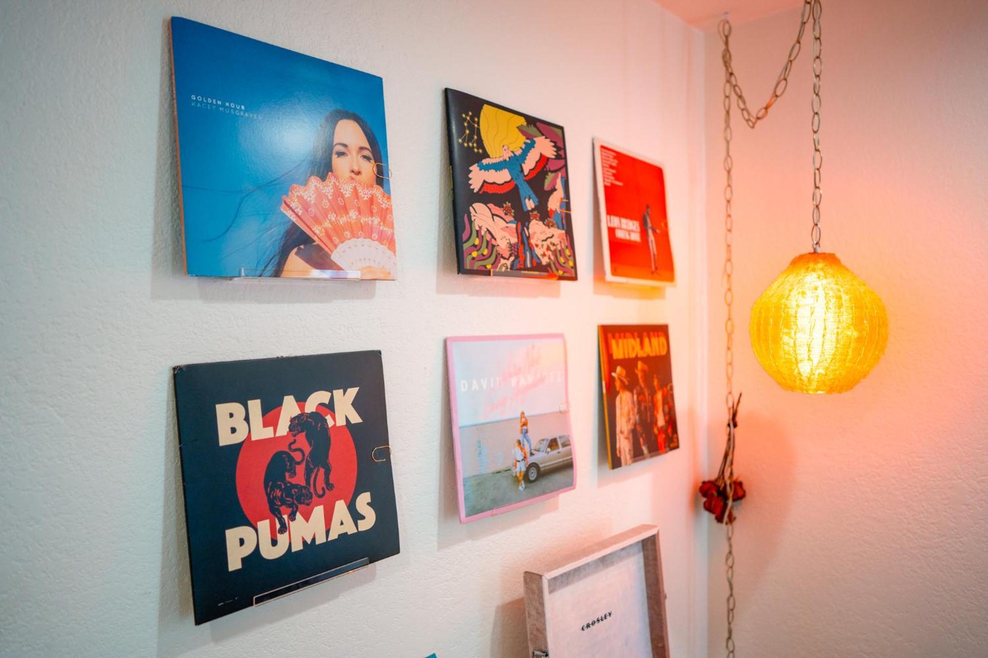 Stylish, Artsy Bungalow Central Eastside ออสติน ภายนอก รูปภาพ