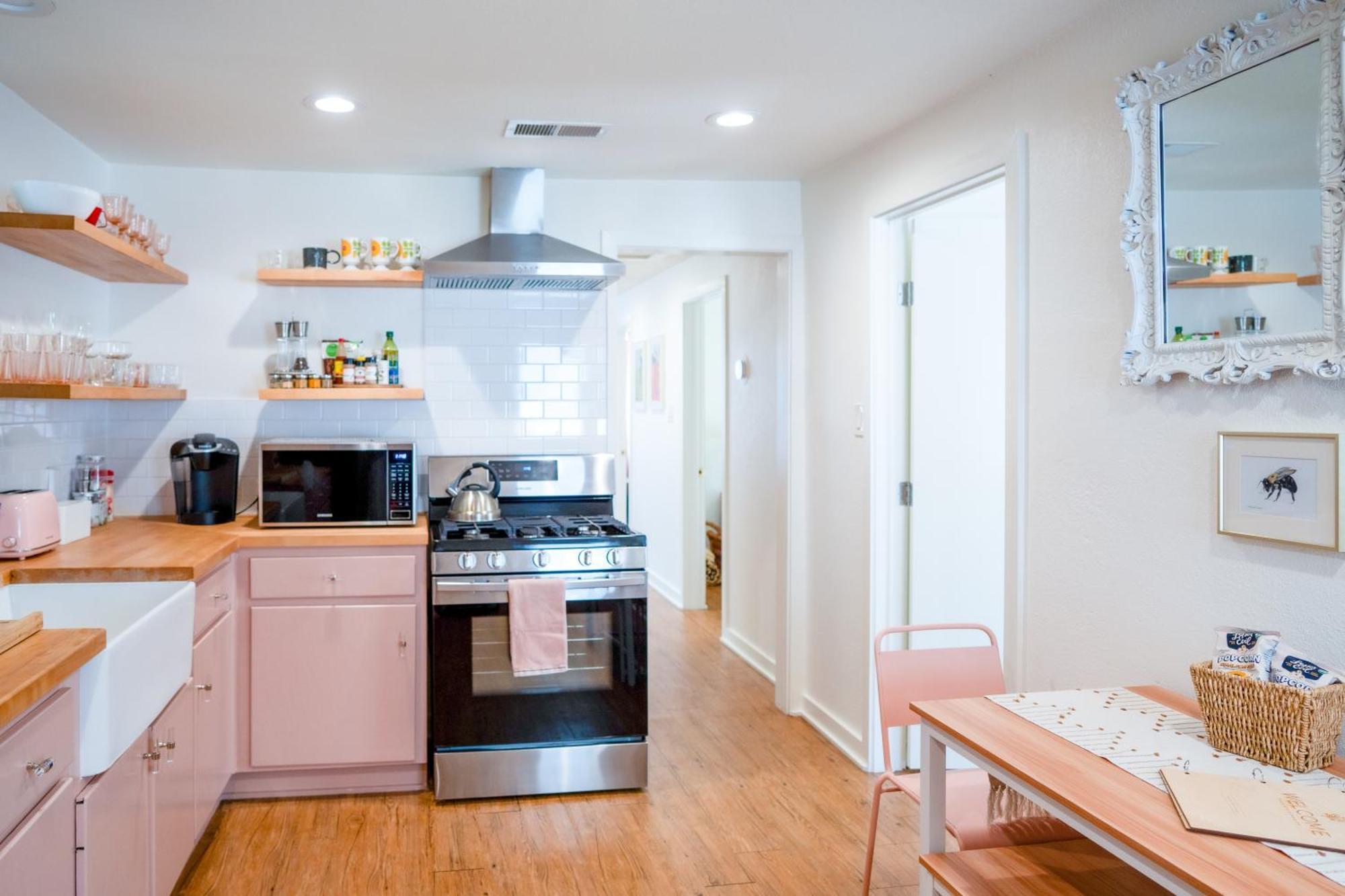 Stylish, Artsy Bungalow Central Eastside ออสติน ภายนอก รูปภาพ