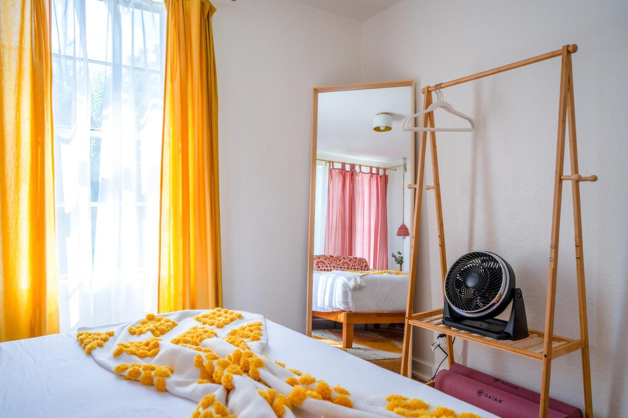 Stylish, Artsy Bungalow Central Eastside ออสติน ภายนอก รูปภาพ