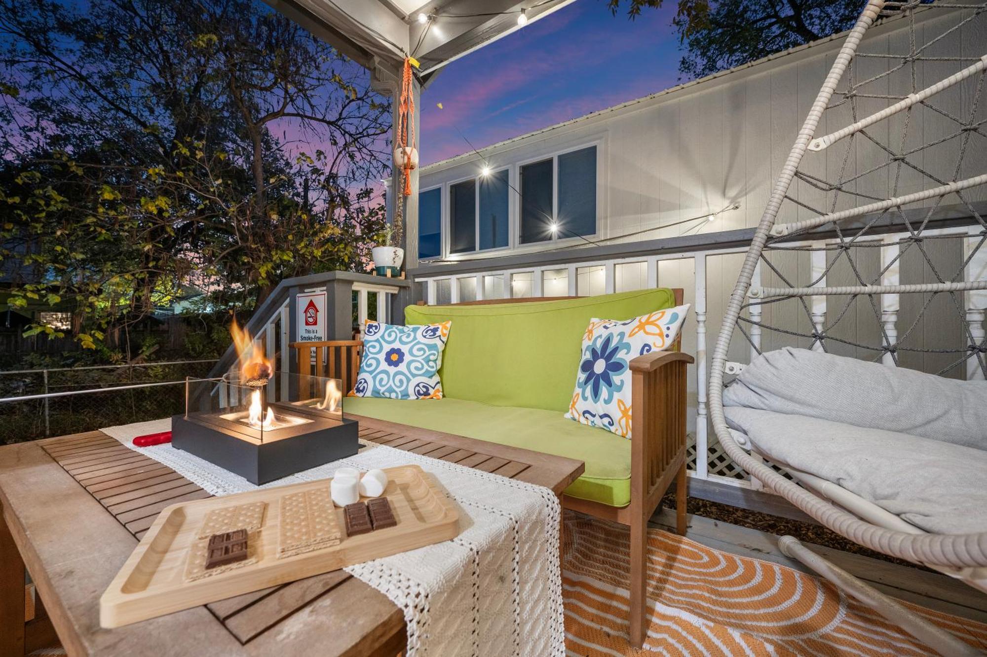 Stylish, Artsy Bungalow Central Eastside ออสติน ภายนอก รูปภาพ